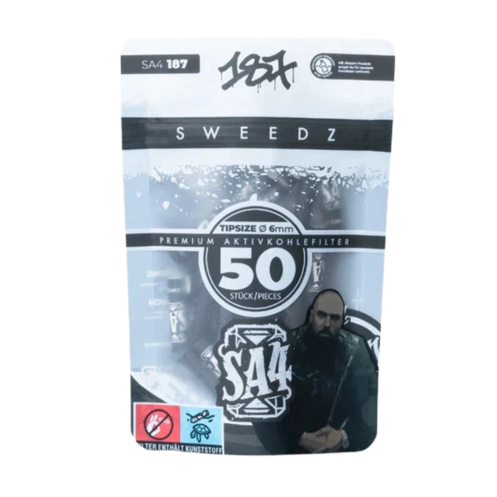 187 Strassenbande Sweedz SA4 Edition, schwarz-weißer Standbeutel, 50 Premium Aktivkohlefilter 6mm, SA4-Künstlerportrait und Logo, Aufschrift „Filter enthält Kunststoff", weißer Hintergrund